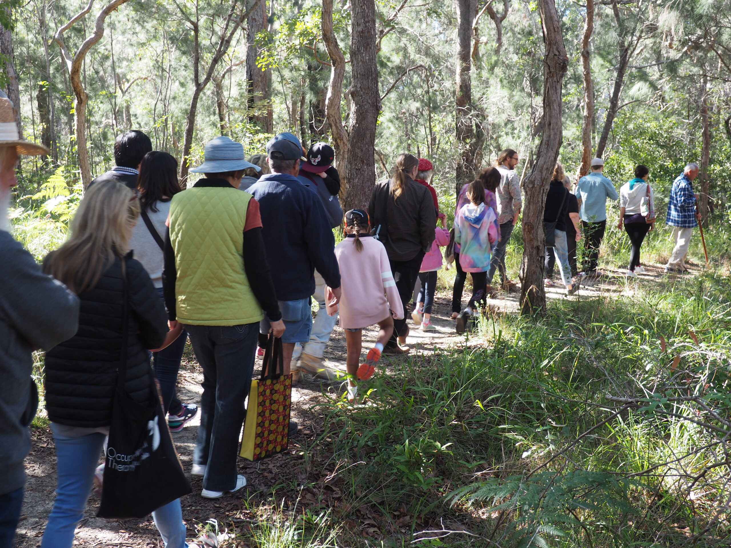 Bush Tukka Tour :: YARRAWARRA ABORIGINAL CULTURAL CENTRE